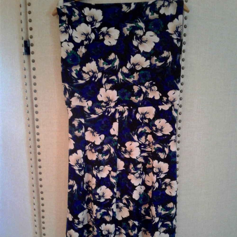 NEW DIRECTIONS WOMEN’S Size 16 Beautiful Floral V Neck Dress